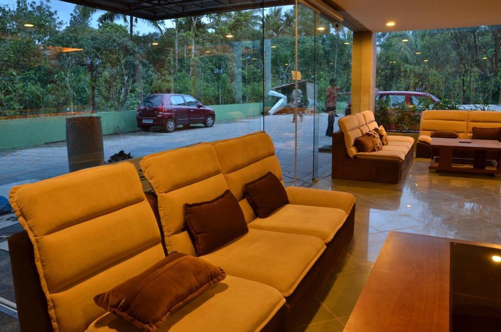 Spice Grove Hotel Thekkady Exterior photo