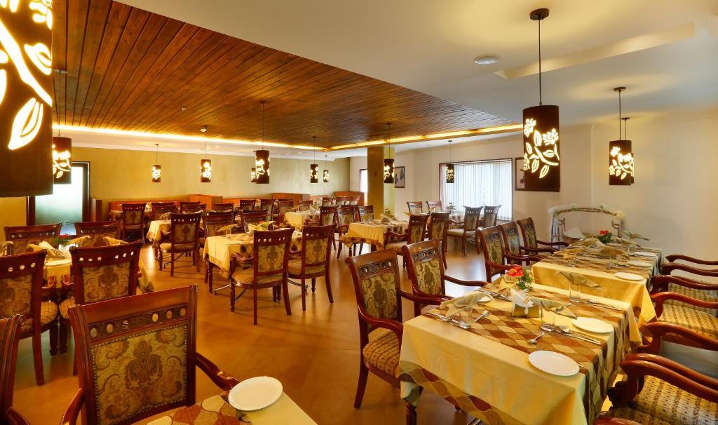 Spice Grove Hotel Thekkady Exterior photo